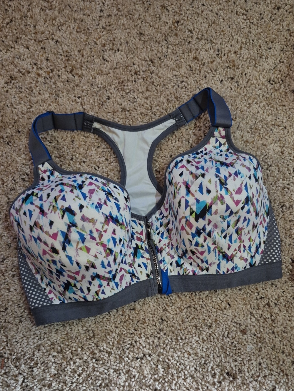 Maidenform Multicolor Geometric Front-Zip Sports Bra with Gray Trim